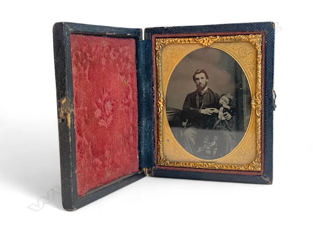 Gilt framed and leather cased ambrotype - bearded man and child, Image 1++